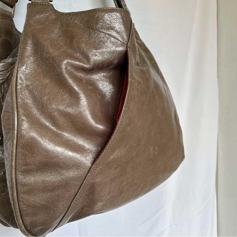 HOBO INTERNATIONAL BAG SOFT NATURAL LEATHER SAND HANDBAG SHINY GRAY BROWN